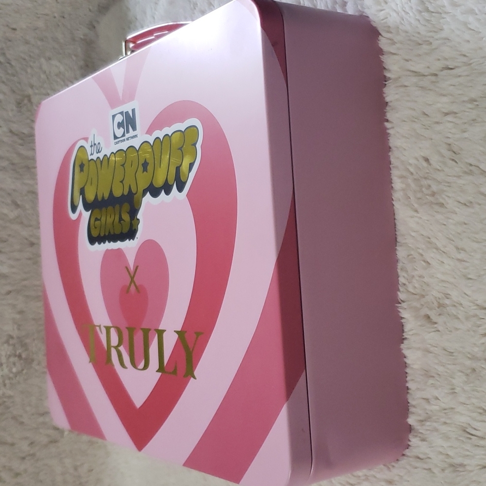 TRULY AND POWERPUFF GIRLS CARTOON NETWORK LIMITED EDITION COLLECTION TIN. - Picture 9 of 11